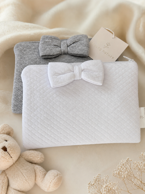 Living Nature Toilettas Amelie met strik gepersonaliseerd met naam kraamcadeau  Hoofdafbeelding